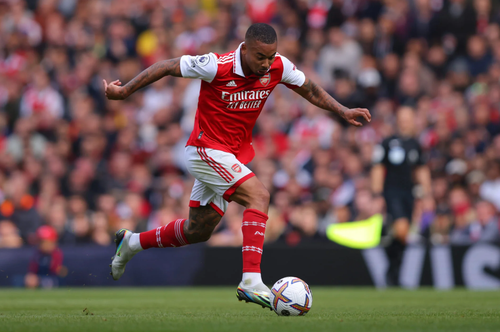 Huge injury blow for Arsenal! Prior to the crucial Liverpool FA Cup match, Gabriel Jesus is experiencing knee pain.