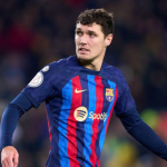 Newcastle and Manchester United are "seriously" interested in signing the €40 million-rated defender from Barcelona.