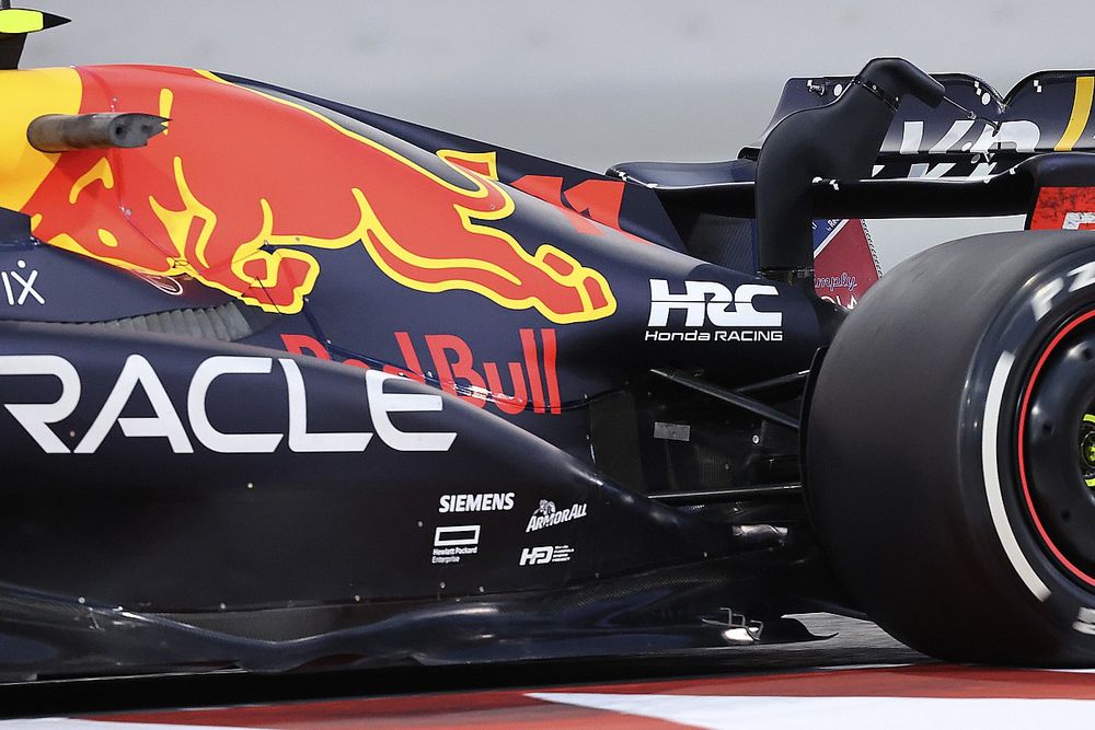 red-bull-racing-rb18-side-1