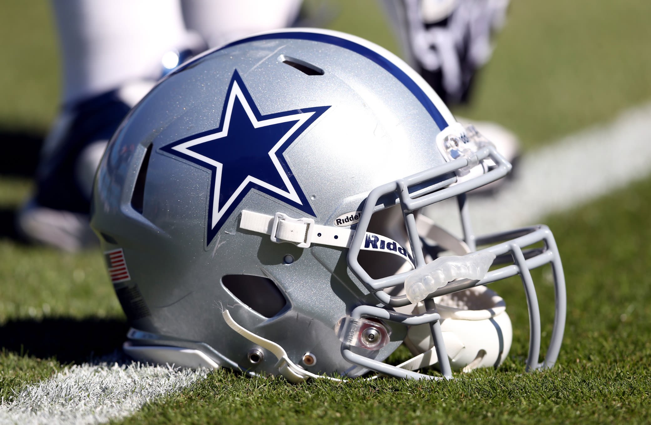 130216093152-dallas-cowboys-helmet-logo