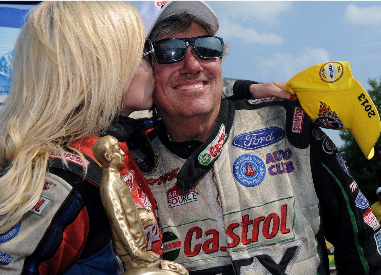 John Force’ statement: In a reassuring update from John Force the legendary NHRA driver has clarified recent speculation about his retirement following ……….