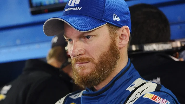 After a DNA test: Dale Earnhardt Jr files for divorce with hs wife, Amy Reimann, when he confirm that Isla Rose is not…