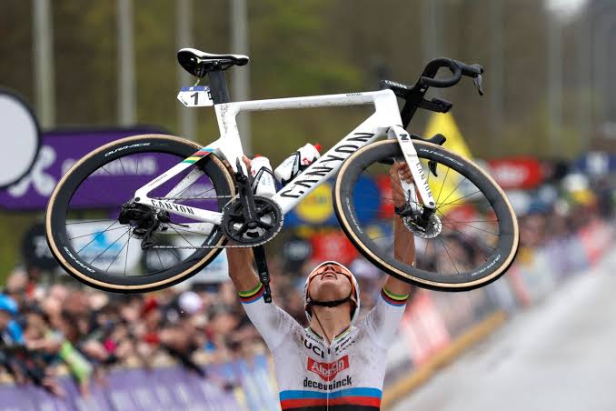 BOMBSHELL IN CYCLING: Van der Poel Ditches Tour de France for Mountain Bike…